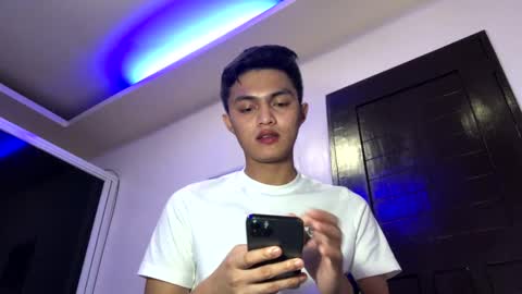 Snapshot of dark_angel69x chatting on December 24, 5:34 pm Guile online show from December 24, 5:34 pm