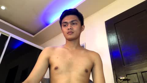 Snapshot of dark_angel69x chatting on February 15, 8:33 am Guile online show from February 15, 8:33 am