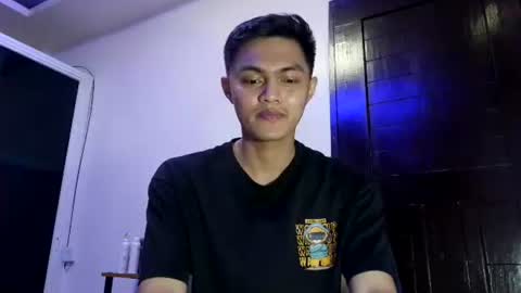 Snapshot of dark_angel69x chatting on April 2, 1:14 am Guile online show from April 2, 1:14 am