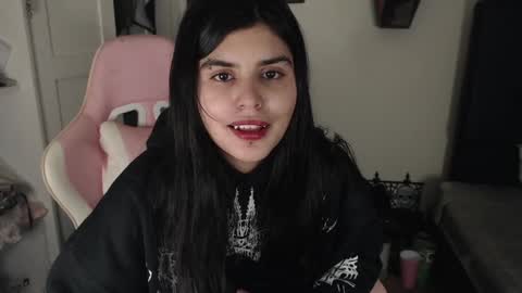 Snapshot of dark_angel_66 chatting on December 24, 10:49 pm Moony online show from December 24, 10:49 pm