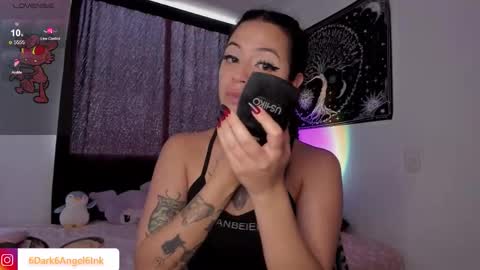 Snapshot of dark_angel_ink_ chatting on November 10, 12:04 pm LUISA online show from November 10, 12:04 pm