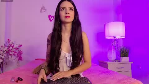 dark_angell77 online show from June 15, 11:12 am