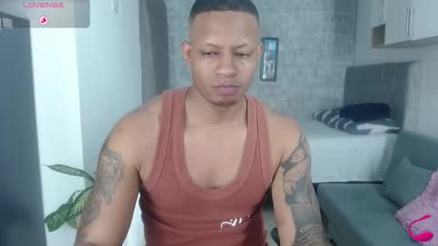 Snapshot of dark_dominion chatting on November 5, 2:33 am dark_dominion online show from November 5, 2:33 am