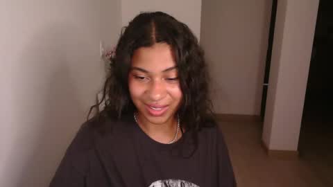 Snapshot of dark_enchantress_ chatting on December 22, 4:50 am Sofia online show from December 22, 4:50 am