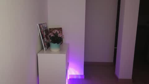 Snapshot of dark_enchantress_ chatting on December 26, 3:59 am Sofia online show from December 26, 3:59 am