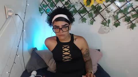 dark_flama online show from June 25, 10:47 pm