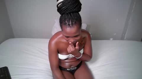 dark_lovly online show from February 3, 6:40 am