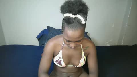 dark_lovly online show from February 19, 5:09 pm