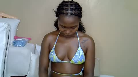 dark_lovly online show from March 13, 9:38 am