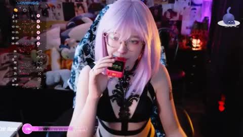 Lucious Foijieh online show from January 3, 3:44 pm