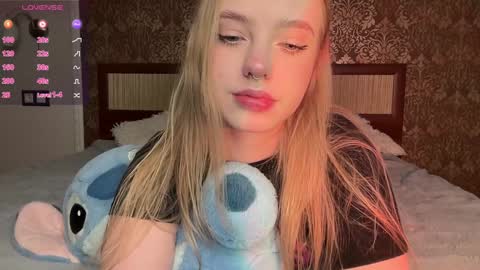 Snapshot of dark_side1213 chatting on February 3, 6:39 pm Darkside online show from February 3, 6:39 pm