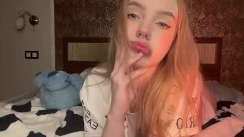 Snapshot of dark_side1213 chatting on February 11, 6:33 pm Darkside online show from February 11, 6:33 pm