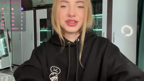 Snapshot of dark_side1213 chatting on September 15, 7:41 am Darkside online show from September 15, 7:41 am