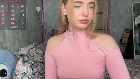 Snapshot of dark_side1213 chatting on October 6, 7:28 am Darkside online show from October 6, 7:28 am