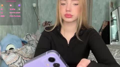 Snapshot of dark_side1213 chatting on October 7, 8:44 am Darkside online show from October 7, 8:44 am