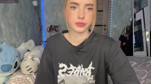 Snapshot of dark_side1213 chatting on November 10, 7:07 am Darkside online show from November 10, 7:07 am