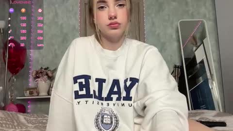 Snapshot of dark_side1213 chatting on December 3, 7:05 am Darkside online show from December 3, 7:05 am