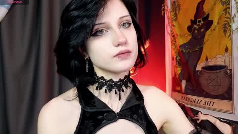 Snapshot of dark_vamp_ chatting on December 3, 9:01 pm Vamp online show from December 3, 9:01 pm