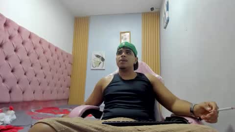 darkalphax01 online show from December 18, 2:17 am