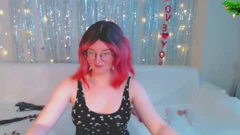 Snapshot of darkheto chatting on January 4, 10:38 am Kelly online show from January 4, 10:38 am