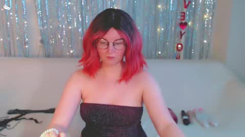 Snapshot of darkheto chatting on February 9, 11:47 am Kelly online show from February 9, 11:47 am