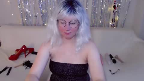 Snapshot of darkheto chatting on November 8, 6:02 am Kelly online show from November 8, 6:02 am