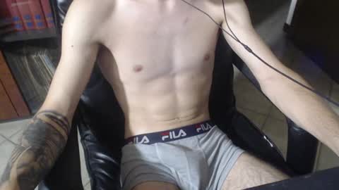 Snapshot of darkitalianguy chatting on July 15, 10:04 pm darkitalianguy online show from July 15, 10:04 pm