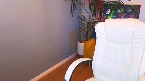 Snapshot of darkmoon____ chatting on December 2, 11:45 am darkmoon____ online show from December 2, 11:45 am