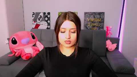 Amelie online show from April 19, 6:10 pm