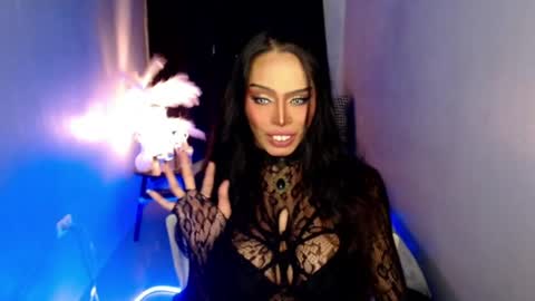 Snapshot of darksoul_mistress chatting on June 19, 2:05 am HAPPY BIRTHDAY MISTRESS MADRIANA online show from June 19, 2:05 am