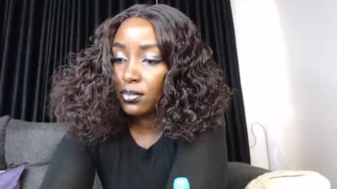 darktanqueen online show from June 15, 4:15 am