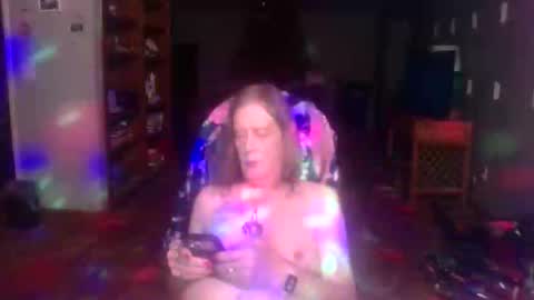 darla_darling1222101 online show from April 29, 9:02 am