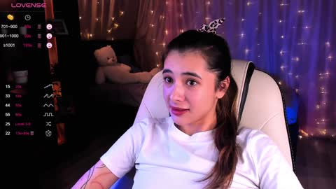 Belle online show from December 17, 5:07 am