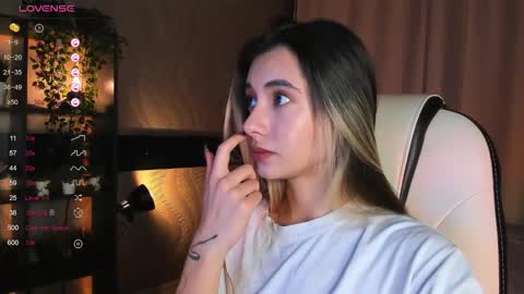 Belle online show from November 23, 3:39 am