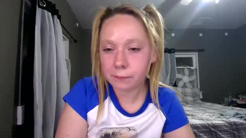 darlarainexo online show from May 30, 5:15 am