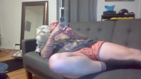 darlcomllc online show from March 10, 2:39 am