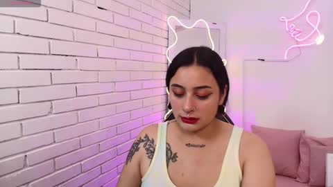 Snapshot of darling_tay chatting on September 17, 3:30 am Darling online show from September 17, 3:30 am