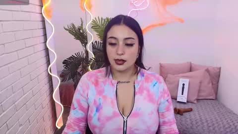Snapshot of darling_tay chatting on October 20, 3:29 am Darling online show from October 20, 3:29 am