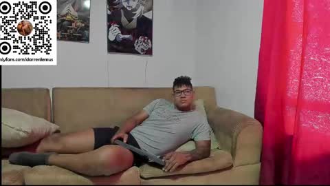 Snapshot of darren_lemus chatting on September 29, 7:51 pm Darren lemus online show from September 29, 7:51 pm
