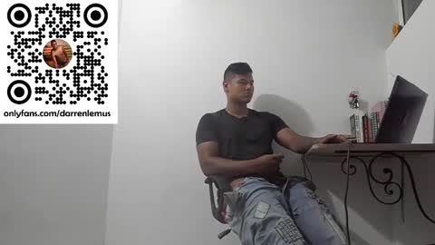 Snapshot of darren_lemus chatting on October 1, 10:49 pm Darren lemus online show from October 1, 10:49 pm