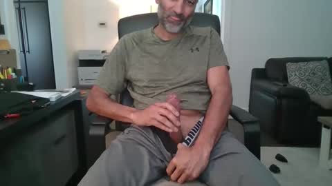 Snapshot of darryl43321 chatting on April 7, 5:46 pm darryl43321 online show from April 7, 5:46 pm