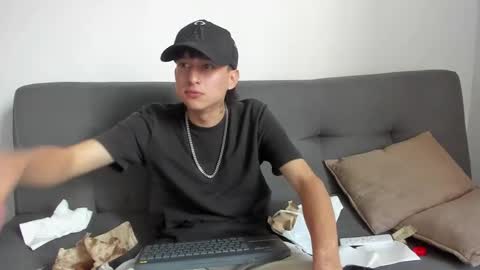 Snapshot of darsel_night chatting on November 22, 3:11 pm darsel_night online show from November 22, 3:11 pm