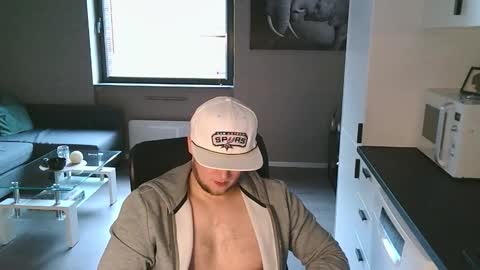 Snapshot of dartanjanas chatting on October 24, 9:17 am Dario online show from October 24, 9:17 am