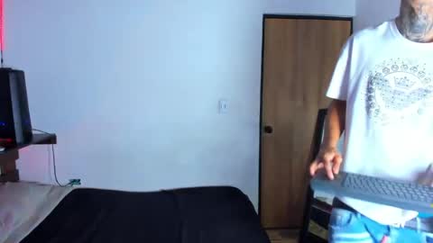 darwin_nlh online show from April 28, 9:09 pm