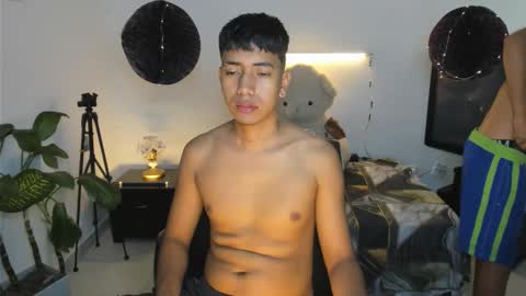 Snapshot of darwinandbrayan chatting on March 14, 7:08 pm darwinandbrayan online show from March 14, 7:08 pm