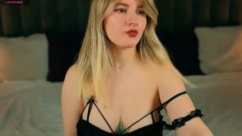 daryana_gray online show from June 16, 8:17 am