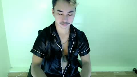 Snapshot of dave_cummers chatting on July 2, 1:05 am DAVE online show from July 2, 1:05 am