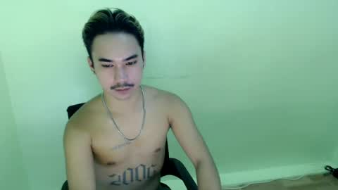 Snapshot of dave_cummers chatting on July 4, 3:24 am DAVE online show from July 4, 3:24 am
