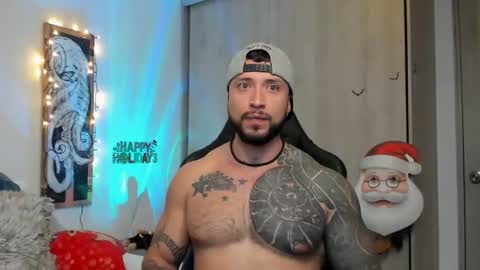 Snapshot of dave_max93 chatting on December 13, 2:21 am DAVE MAX online show from December 13, 2:21 am