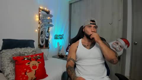 Snapshot of dave_max93 chatting on December 16, 3:11 pm DAVE MAX online show from December 16, 3:11 pm